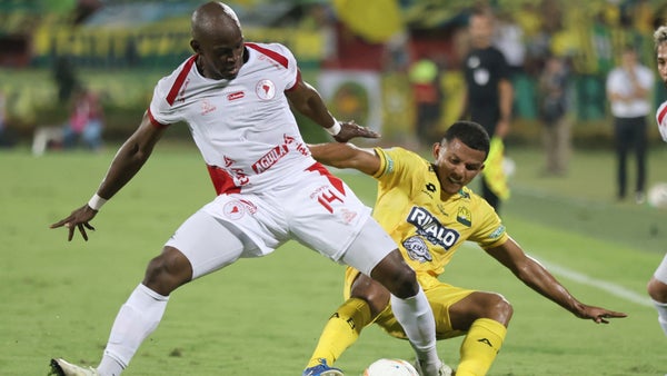 América no convocó a Marcos Mina por una triste razón América no convocó a Marcos Mina por una triste razón