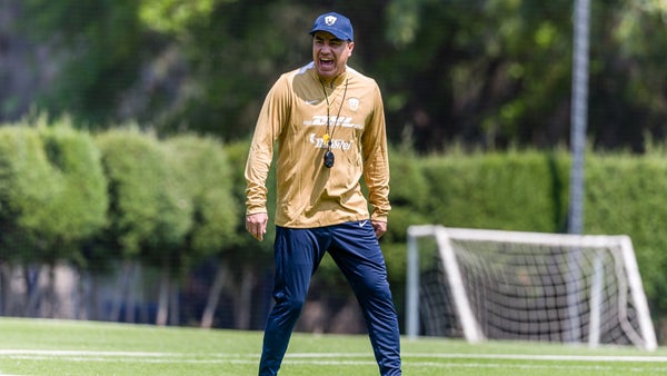 Efraín Juárez fue presentado como nuevo DT de Pumas de México Efraín Juárez fue presentado como nuevo DT de Pumas de México