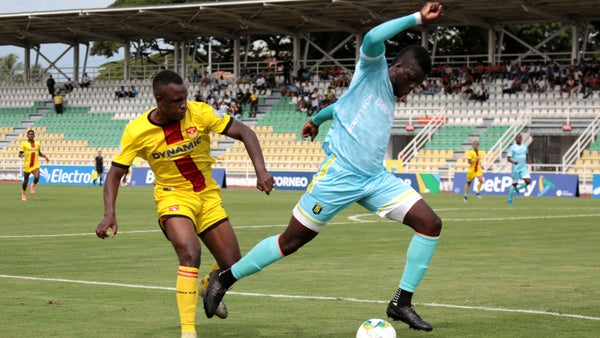 ¿Se debía anular? Mira la curiosa acción del gol de Internacional ante Bogotá