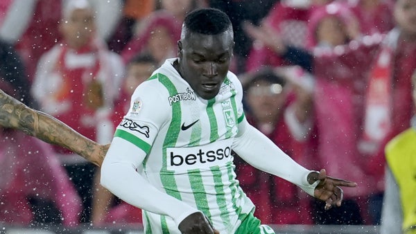 Un fuera de juego salvó a Fortaleza del sexto gol de Nacional