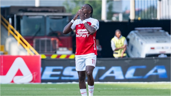 Santa Fe derrotó a Fortaleza con otro gol de Hugo Rodallega