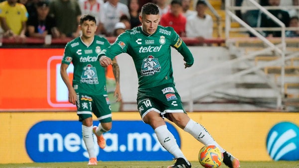 James hizo una gran asistencia para el gol de León en México