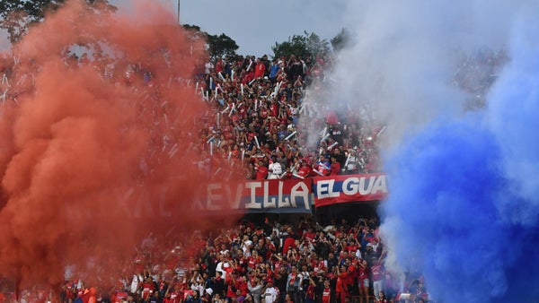 Mira el espectacular recibimiento de la hinchada de Medellín