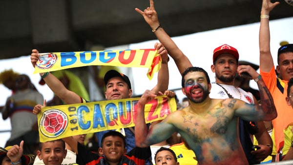 Selección Colombia fue recibida por hinchas en Brasil