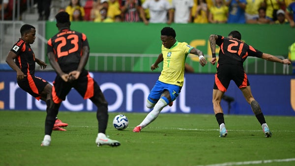 ¿Brasil tenía permitido realizar siete sustituciones vs. Colombia?