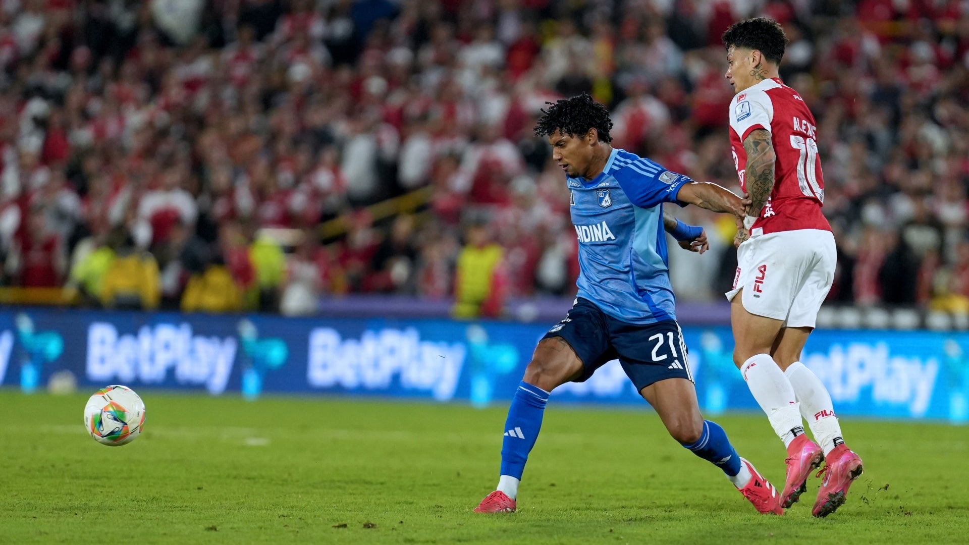 Juan Carlos Pereira y Alexis Zapata en Santa Fe vs Millonarios - VizzorImage