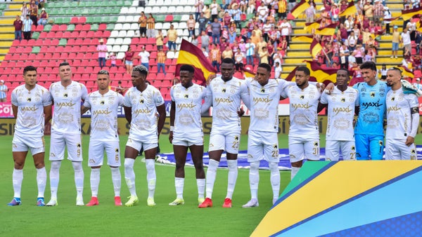 Llaneros se queda con un hombre menos vs. Tolima por un pisotón Llaneros se queda con un hombre menos vs. Tolima por un pisotón