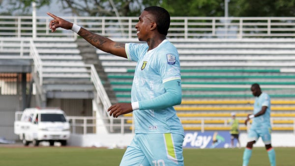 Internacional goleó en Palmira y se acerca a la punta