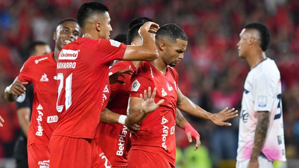 Felipe Gómez marcó un golazo para América ante Fortaleza