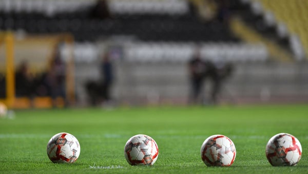 Árbitro agredió con una patada a un miembro de un cuerpo técnico