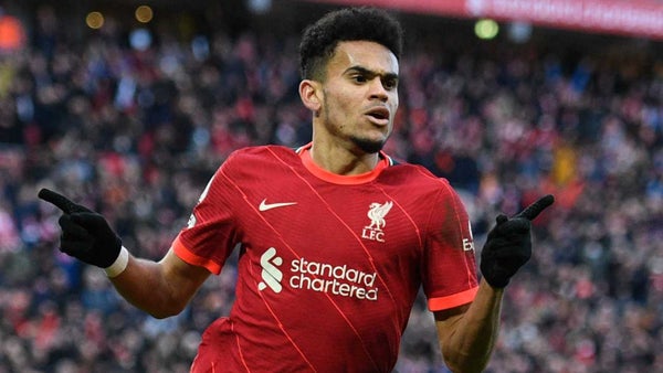 Luis Díaz vuelve a brillar en Liverpool con una asistencia de taco