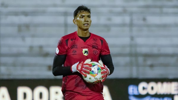 R. Águilas Doradas igualó por el blooper del portero de Llaneros R. Águilas Doradas igualó por el blooper del portero de Llaneros