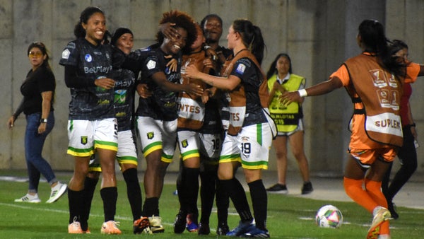 Internacional le arrebató la victoria a Junior sobre el final