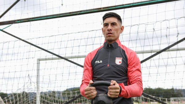 Emanuel Olivera discutió con un hincha tras la derrota de Santa Fe