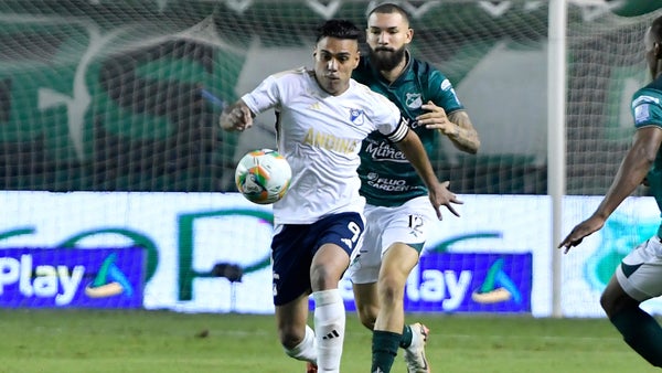 Carlos Antonio Vélez envió indirecta a Falcao en redes sociales