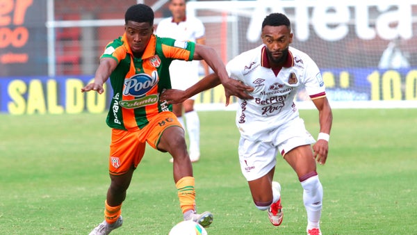 Envigado derrotó a Tolima y respira en la tabla del descenso Envigado derrotó a Tolima y respira en la tabla del descenso