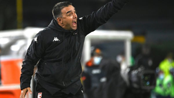 Martín Cardetti vuelve a ser DT de un equipo del FPC