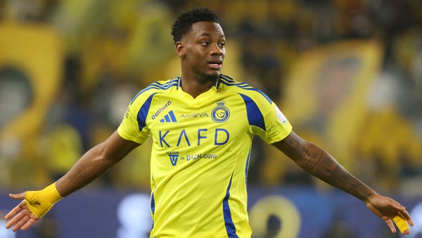 Jhon Durán es cuestionado tras completar cuatro partidos sin marcar