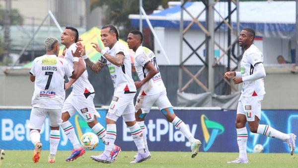 Once Caldas venció Envigado en un emocionante final y regresa a los ocho Once Caldas venció Envigado en un emocionante final y regresa a los ocho