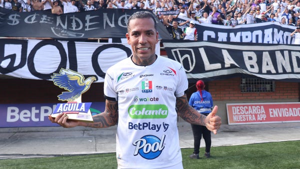 Dayro Moreno sigue tomando ventaja como máximo goleador histórico