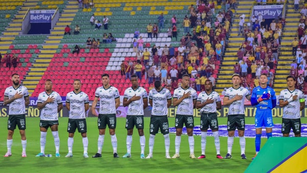 Deportivo Cali habría dejado plantado a Tolima en el aeropuerto