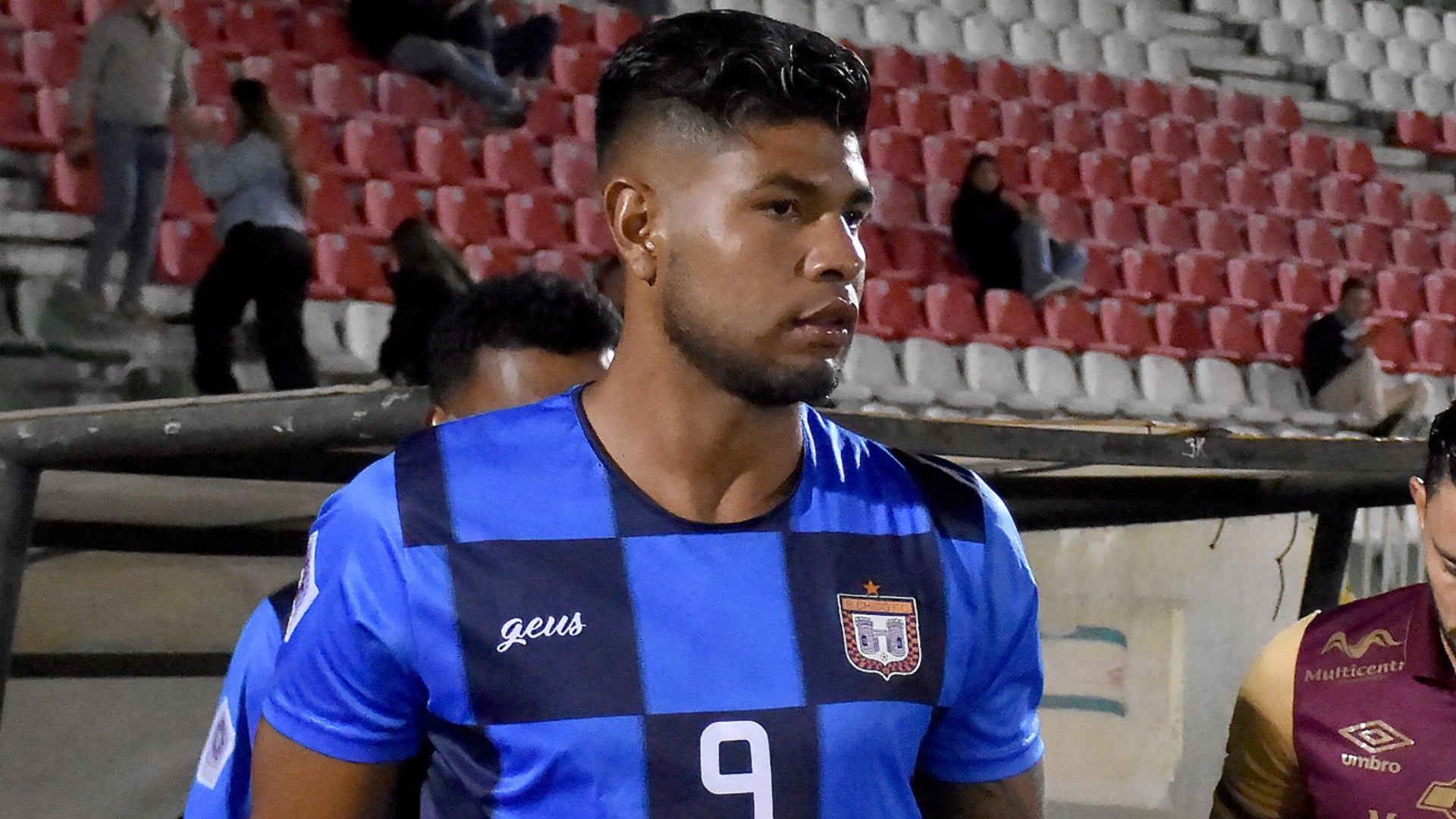 Jairo Molina, goleador de Boyacá Chicó - VizzorImage