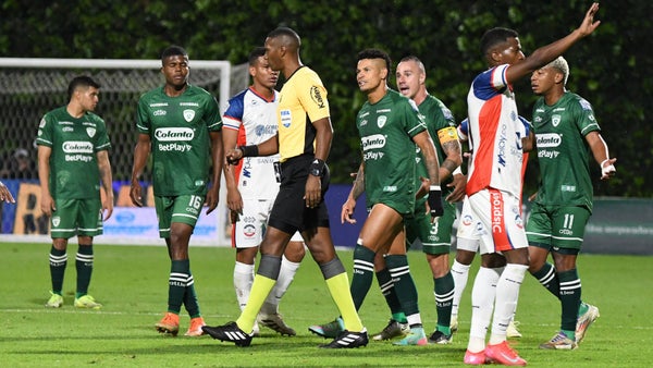 Equidad habría solicitado la suspensión del árbitro del juego ante Alianza