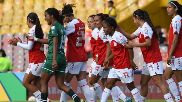 Santa Fe venció a La Equidad y toma la punta de la Liga Femenina BetPlay Santa Fe venció a La Equidad y toma la punta de la Liga Femenina BetPlay