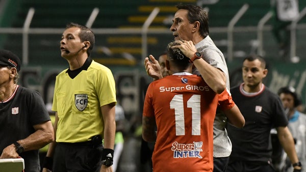 Alexandre Guimarães habló de su relación con Duván Vergara en América