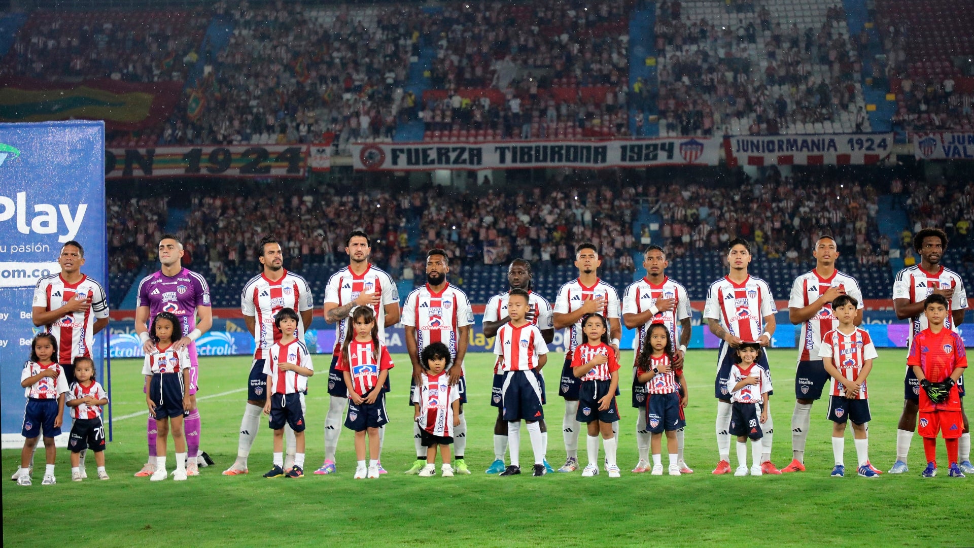 Junior entregó convocados para la fecha 19 - VizzorImage