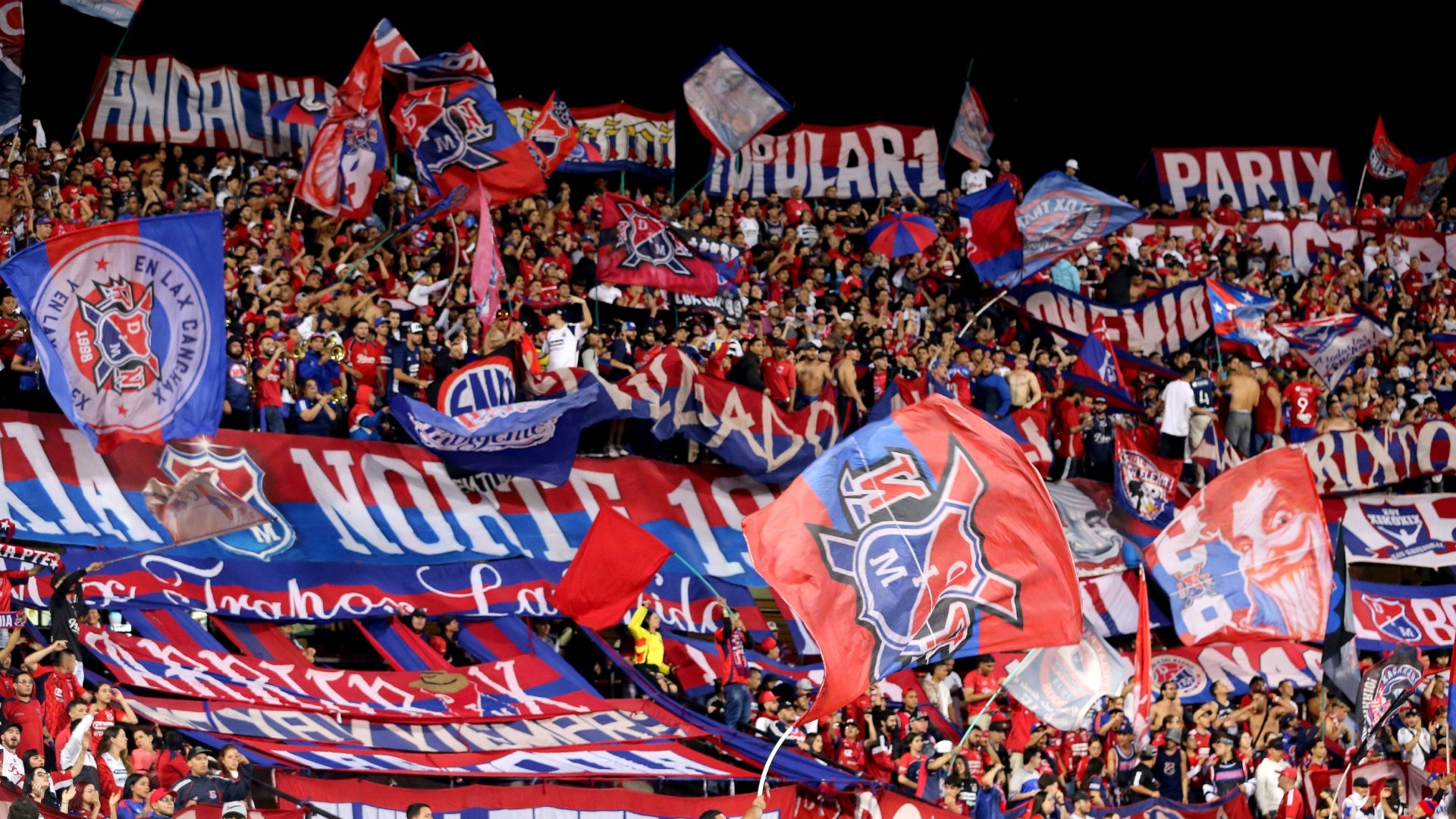 Medellín cayó con casa llena ante Tolima - VizzorImage Hinchada de Medellín en el Atanasio - VizzorImage