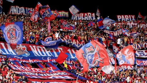 Hinchada de Medellín en el Atanasio - VizzorImage