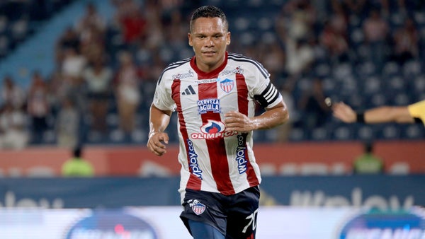 Junior sufrió, pero venció a Fortaleza y piensa en los cuadrangulares