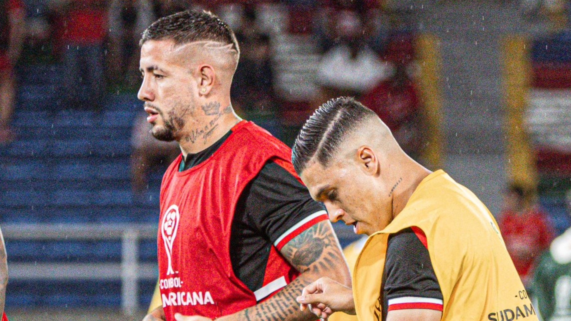 Cinco bajas en convocados de América - @AmericadeCali Rodrigo Holgado y Juanfer Quintero en América - @AmericadeCali