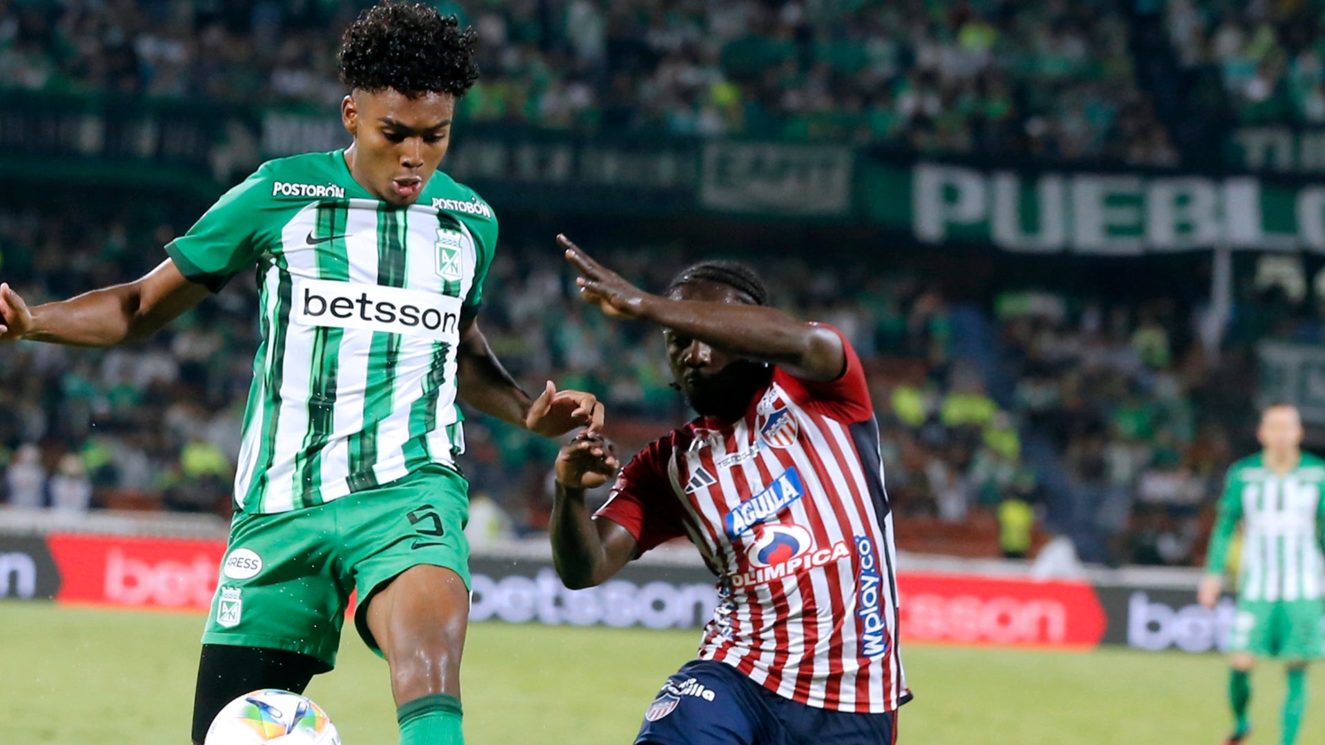 Kilian Toscano y Yimmi Chará en Nacional vs Junior - VizzorImage Nacional recibe a Junior por la fecha 20 - VizzorImage