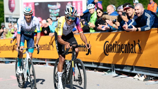 Egan Bernal fue protagonista en la etapa reina del Giro de Italia