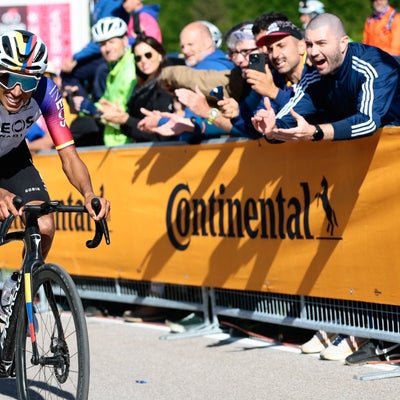 Egan Bernal fue protagonista en la etapa reina del Giro de Italia