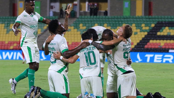 Atlético Bucaramanga sorprende con un gran banderazo en Chile