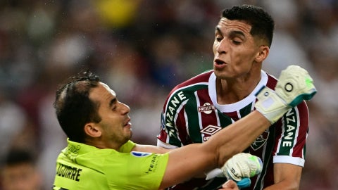 James Aguirre y Kevin Serna en Fluminense vs Once Caldas - AFP