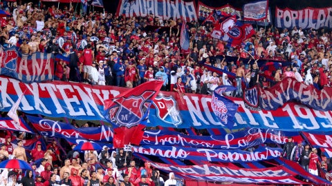Estadio Atanasio Girardot, hinchas de Medellín - VizzorImage