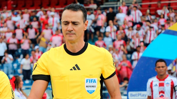 Roldán anuló la jugada de gol de Junior vs. Tolima por esta falta Roldán anuló la jugada de gol de Junior vs. Tolima por esta falta