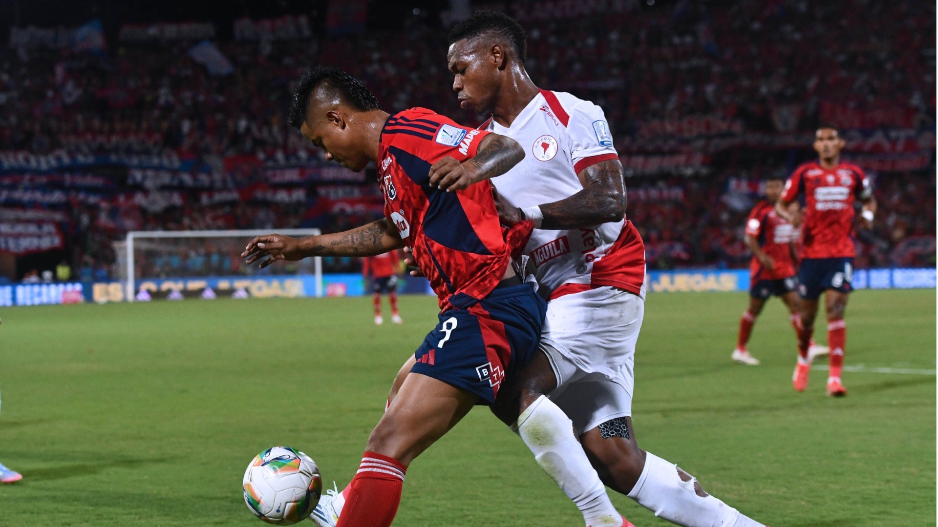 Sandoval y Pestaña en Medellin vs América - VizzorImage
