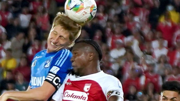 Millonarios se salvó de una roja tempranera de Llinás vs. Santa Fe