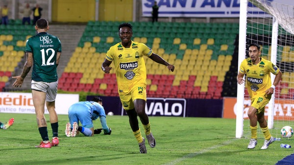 Atlético Bucaramanga derrotó a Cali y le metió presión Atlético Bucaramanga derrotó a Cali y le metió presión