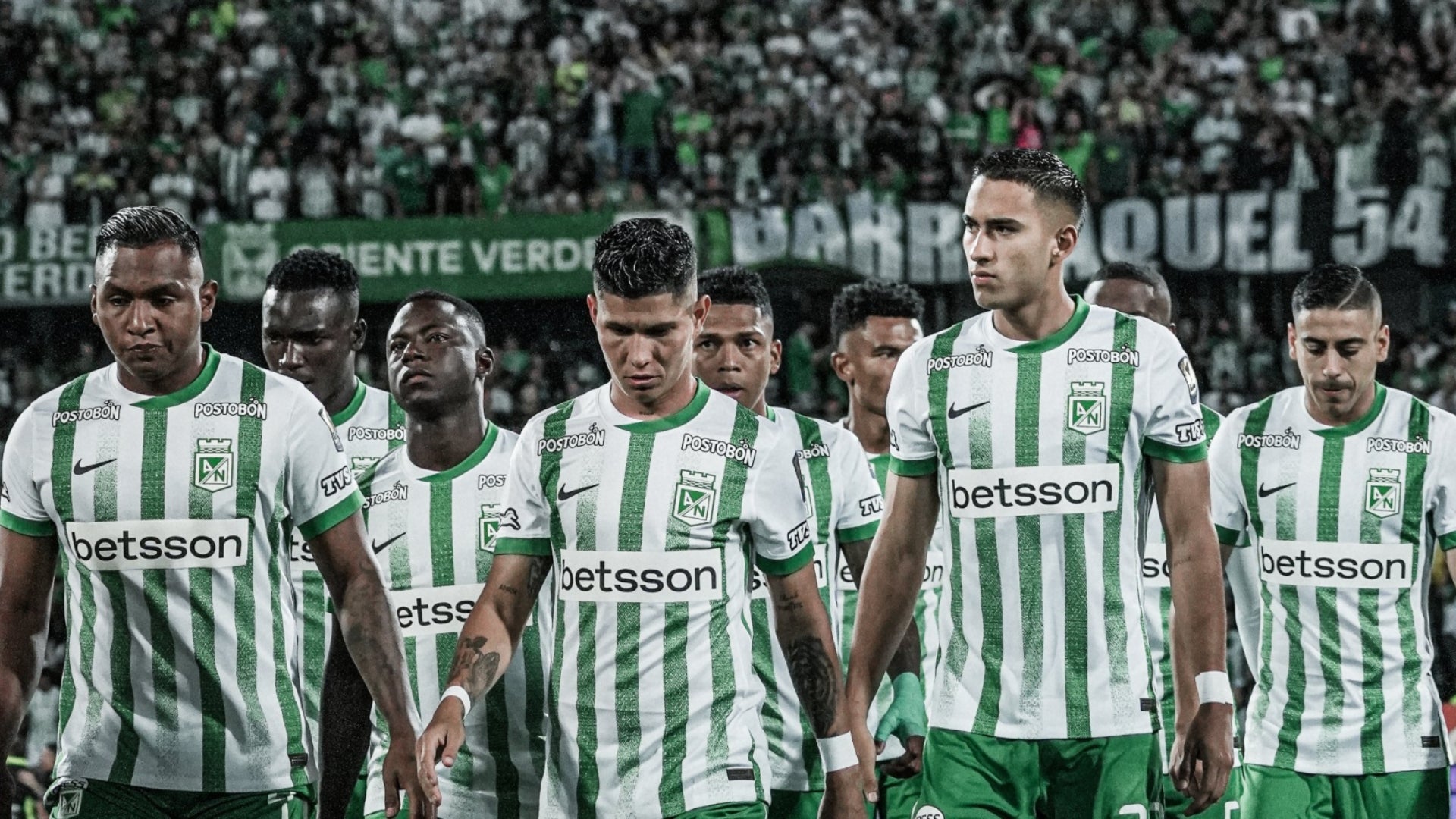 Jugadores de Atlético Nacional en el estadio Atanasio Girardot - @nacionaloficial Nacional debuto con empate en cuadrangulares - @nacionaloficial