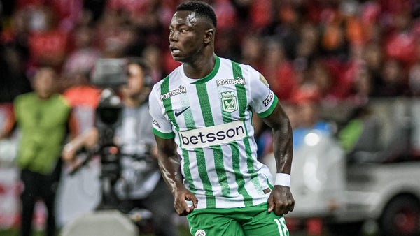 Nacional tendría una jugosa oferta por Marino Hinestroza