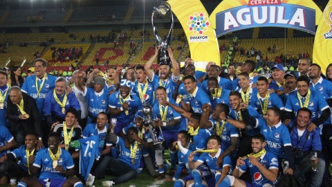Millonarios alzó su estrella 15 vs Santa Fe - VizzorImage