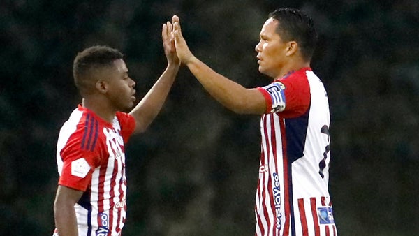 Con lágrimas, Deiber Caicedo salió lesionado de Junior vs. Medellín Con lágrimas, Deiber Caicedo salió lesionado de Junior vs. Medellín