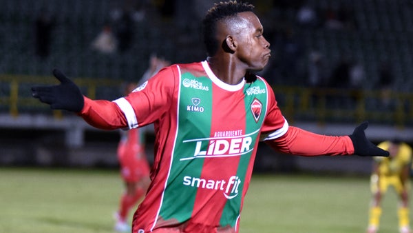 ¡Roja directa! Patriotas se quedó con uno menos ante Huila