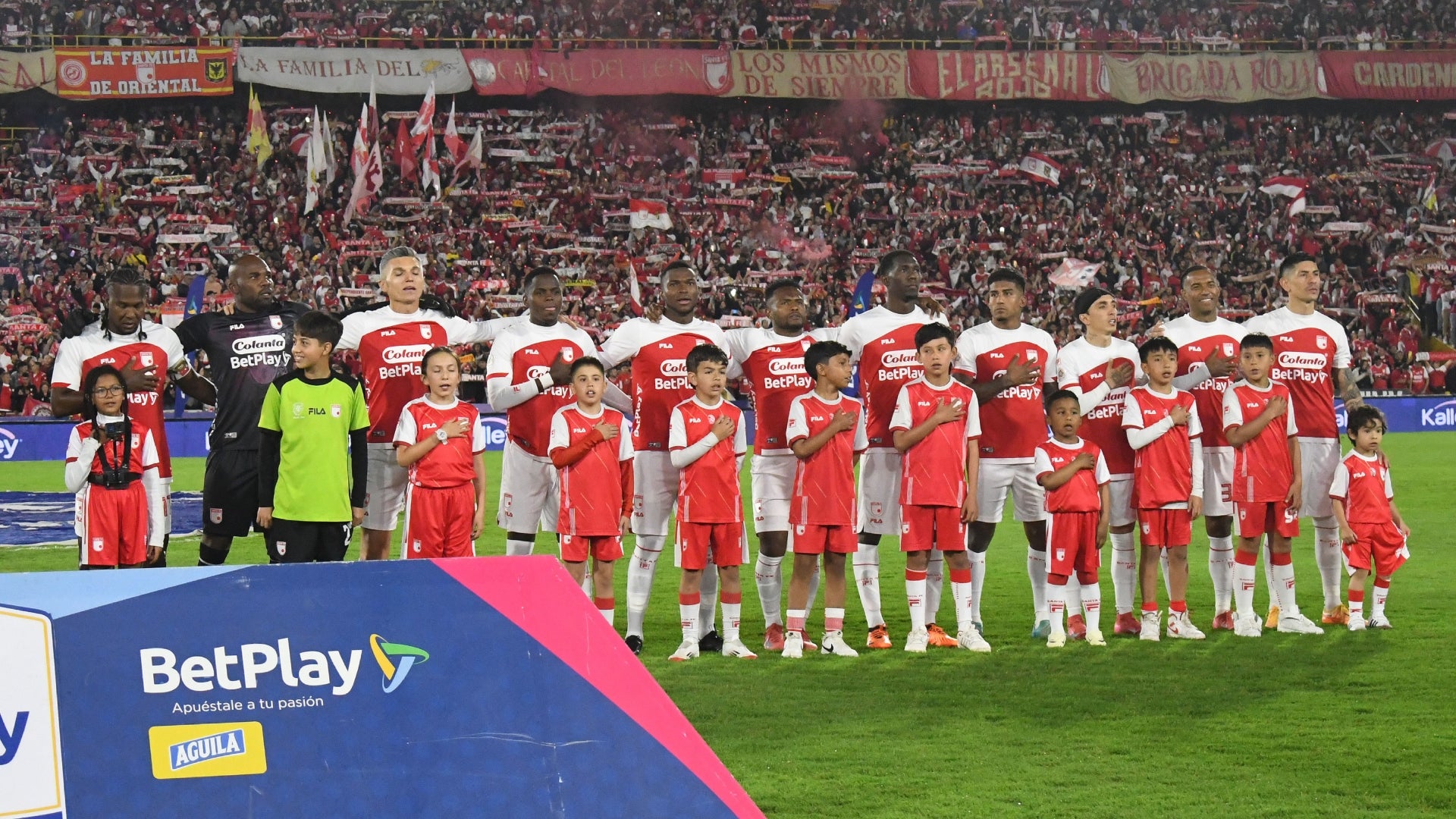Santa Fe perdió ante Nacional en Bogotá por cuadrangulares - VizzorImage Santa Fe de local en El Campin - VizzorImage